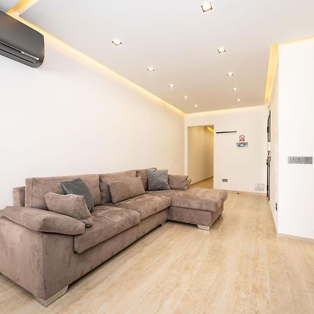 Modern 2 Bedroomed Apartment In Gżira Kültér fotó