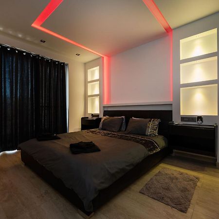 Modern 2 Bedroomed Apartment In Gżira Kültér fotó