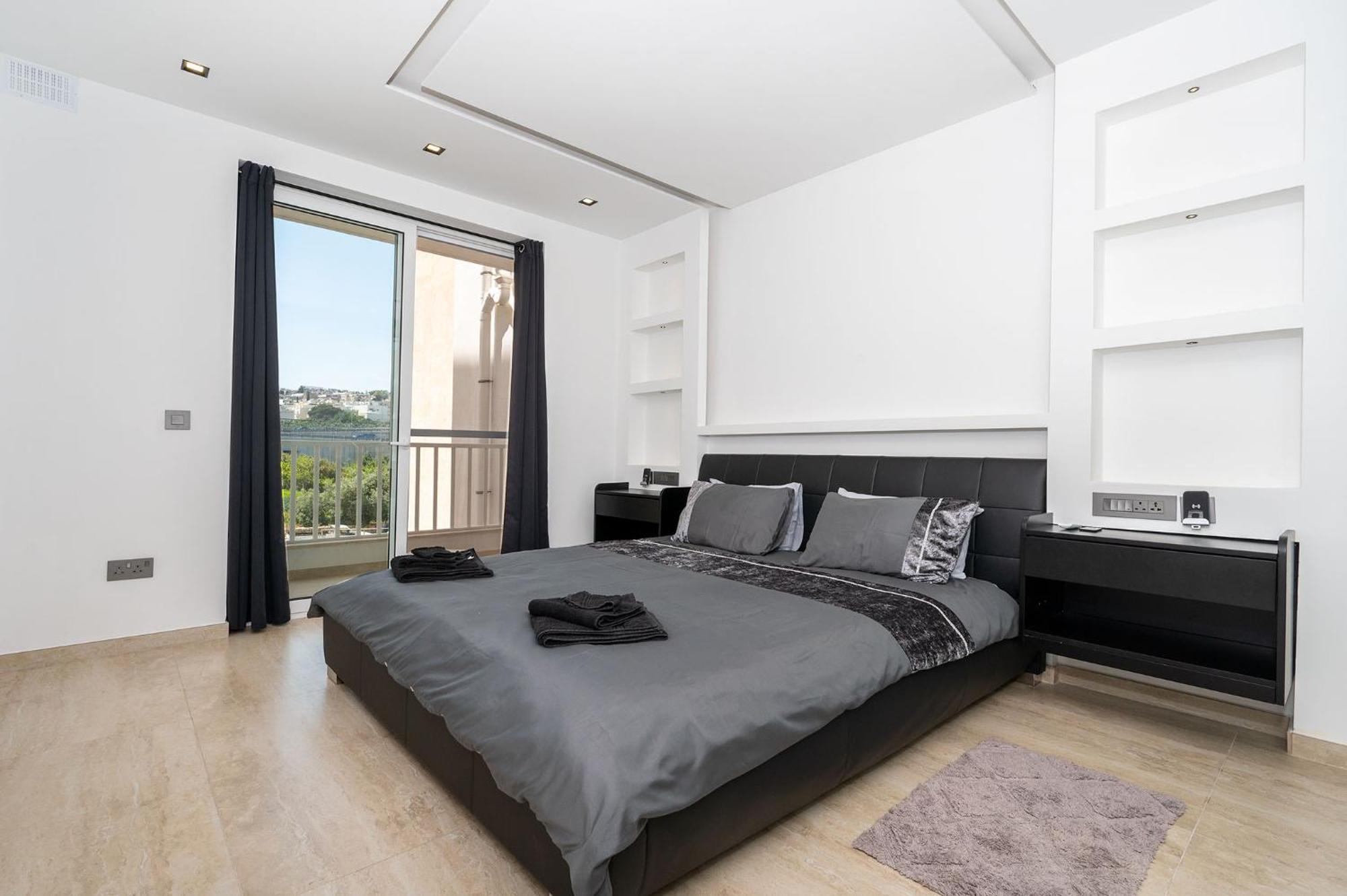 Modern 2 Bedroomed Apartment In Gżira Kültér fotó