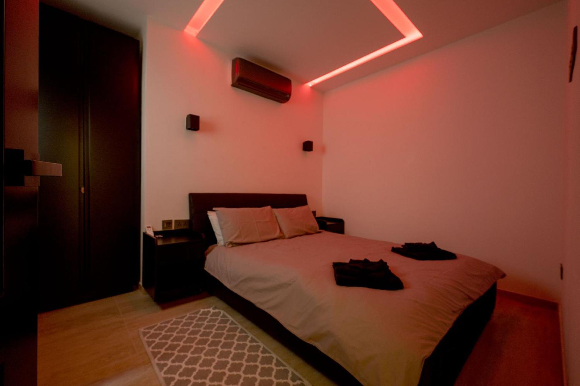 Modern 2 Bedroomed Apartment In Gżira Kültér fotó